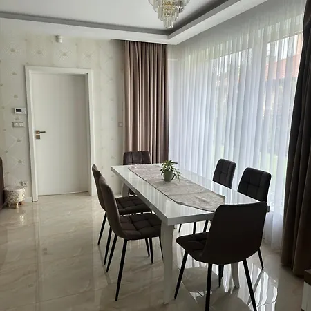 5 Izbovy Dom Šamorín